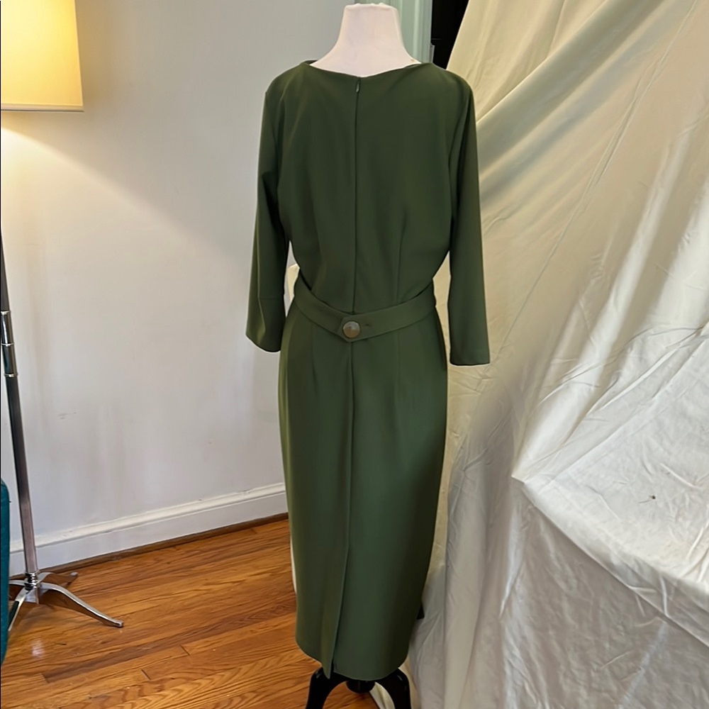 Green Sheath Dress with Bateau Neckline and 3/4 Sleeves - Picture 3 of 10